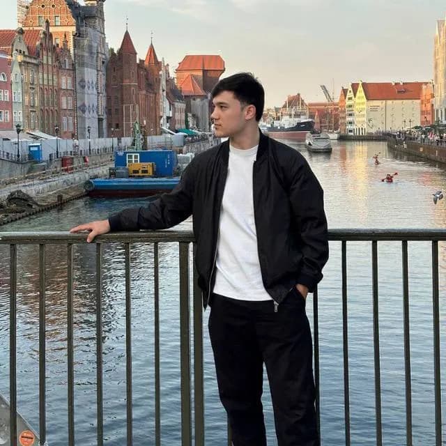 Санжар Хакимов